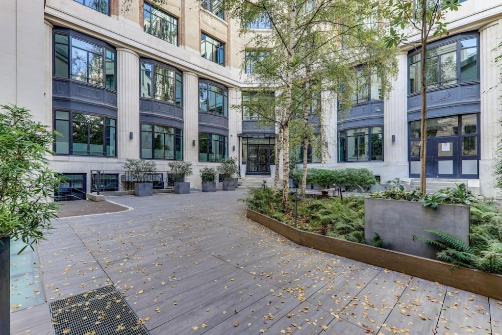 Champs-élysées 5 étoiles * Parigi